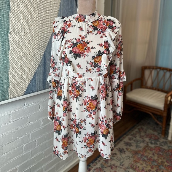 Kit + Sky Creamy Floral Balloon Sleeve Ruffle Dress - Picture 3 of 9